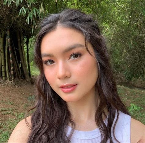 9 Minimal Makeup Looks Were Loving On Francine Diaz Previewph