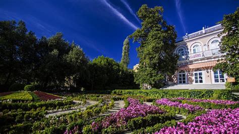 Costumed sightseeing of Opatija - Amadria Park Official Web