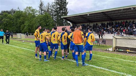 Carton Plein Pour Vierzon Et Le Bf En Coupe Du Centre Portugais De