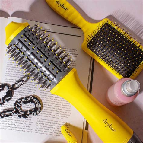 Editor Review: Drybar Single Shot Blow-Dryer Brush