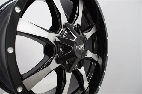 Realview Of Moto Metal Mo970 Gloss Black W Machined Face 20x9 0