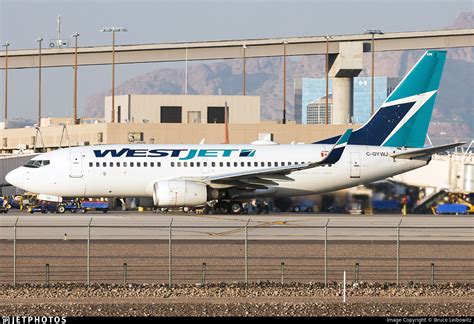 C GYWJ Boeing 737 7CT WestJet Airlines Bruce Leibowitz JetPhotos