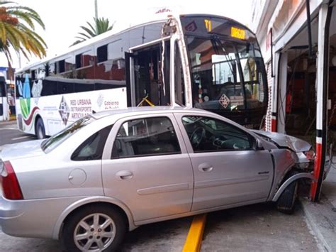 Choca Unidad Del Ruta Por Error Al Dar Vuelta En La Colonia Santa Mar A