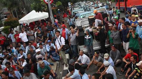 Sopir Angkot Demo Lagi Minta Jalan Jatibaru Dibuka Bus Tanah Abang