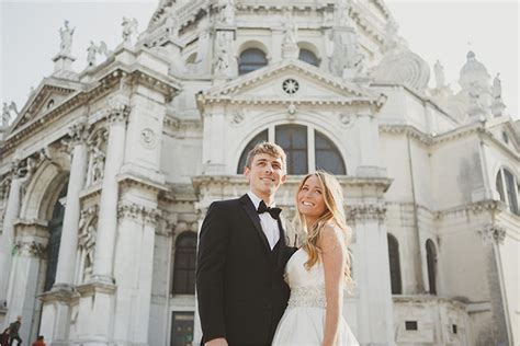 Gondola wedding | Elope ceremony on a Gondola in Venice