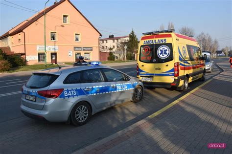 Policja I Pogotowie Ratunkowe Na Bielawskiej W Pieszycach