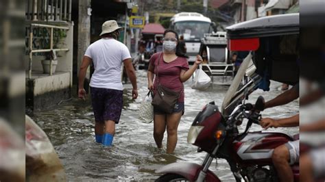 Philippines Reels Under Worst Flood In 45 Years Typhoon Death Toll Rises