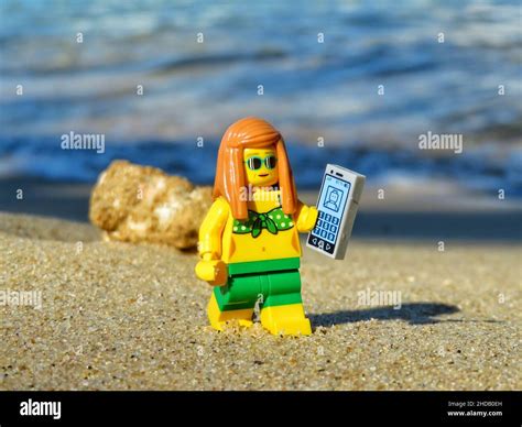 Bikini figure hi-res stock photography and images - Alamy