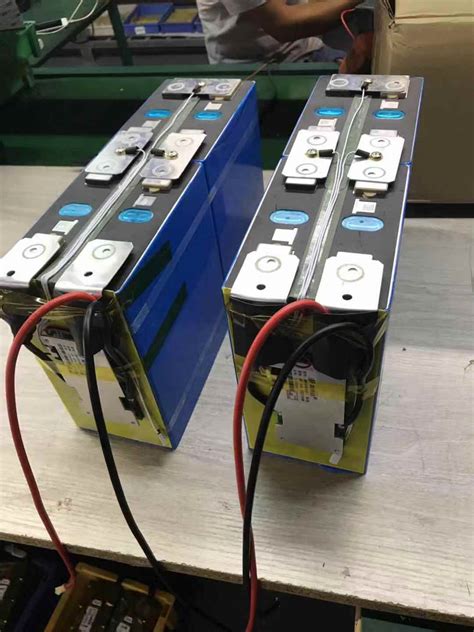 Customize Rechargeable LiFePO4 Battery Pack 12V 200ah For E Vehicle