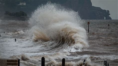 Bagaimana Karakteristik Wilayah Pantai Rawan Tsunami Di Indonesia Era Id