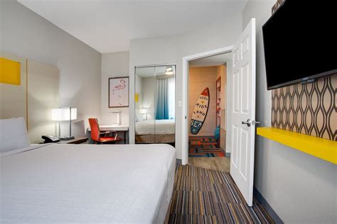 Holiday Inn Resort Orlando Suites - Waterpark, an IHG Hotel Rooms ...