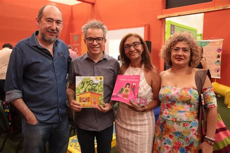 Escritores S O Premiados Na Xiv Bienal Do Livro Durante O Lan Amento