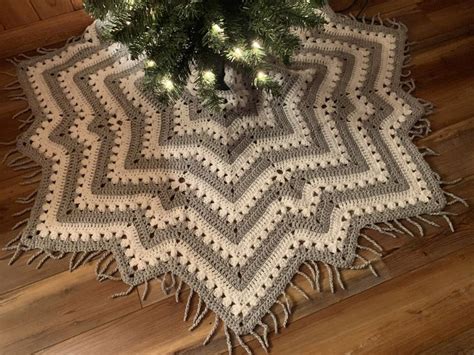 6 Day Supernova Holiday Tree Skirt Betty McKnit Christmas Tree