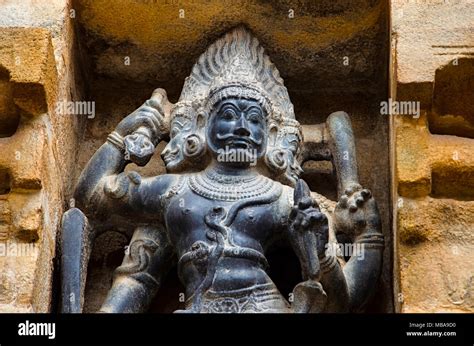 Carved idol on the inner wall of Airavatesvara Temple, Darasuram, near ...