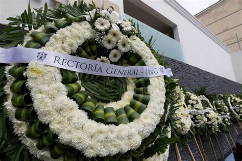 Conmovedoras Frases Para Corona De Flores Que Honran A Quienes Ya No