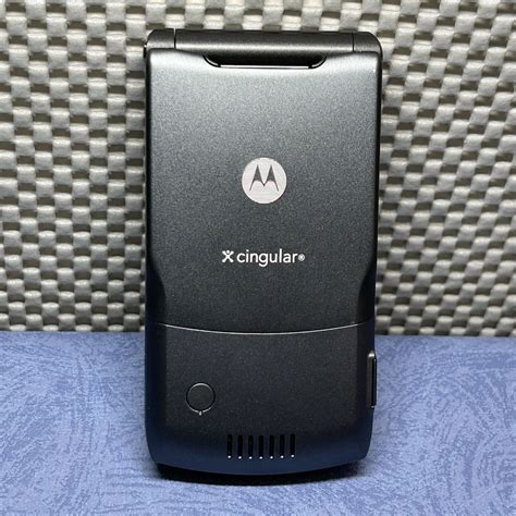 Vintage Motorola Razr Flip Cell Phone 13mp 8x Zoom Cingular Collectors