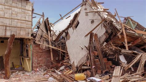 Total 93 Imagen Imagenes De Casas Destruidas Por Terremotos Abzlocalmx