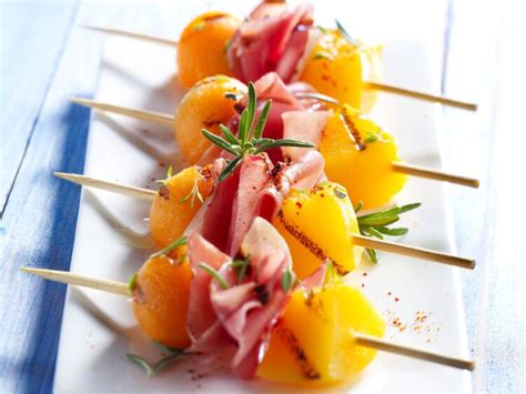 Brochettes de melon au jambon cru facile et rapide découvrez les