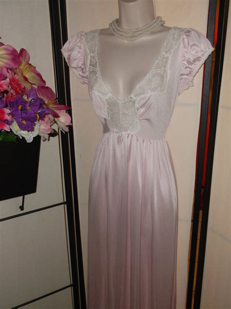 Vintage Olga Rare Style 92287 Pink Peignoir Nightgown Large