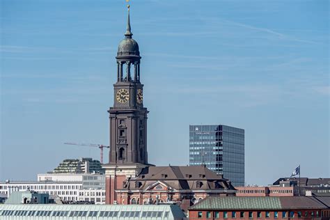 Hamburg Blick Von Der Elbphilharmonie Zur Hauiptikirche S Flickr