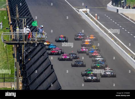 El Campo De La Serie Indycar Toma La Bandera Verde Para El Gran Premio Gallagher En El