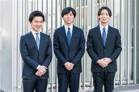 男性新入社員・新社会人の服装マナー。スーツの選び方とおすすめアイテム Photo 伊勢丹新宿店メンズ館 公式メディア Isetan