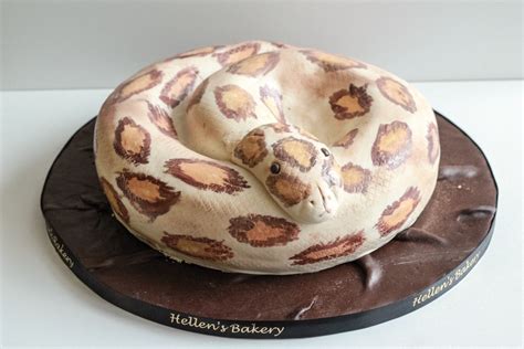 Snake Cake