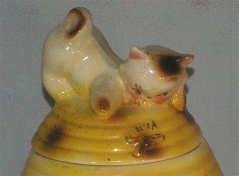 American Bisque Kitten On Beehive Cookie Jar From S Cookie