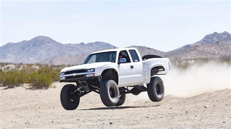 1999-2006 Chevy Silverado Luxury Prerunner One Piece – FiberwerX