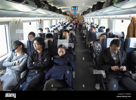 Interior De La Ajetreada Economía En El Nuevo Carro De Pekín Y Shangai