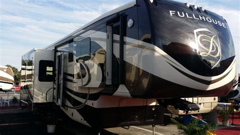 Selecting an RV for Full Time RV Living! - Your Full Time RV Living