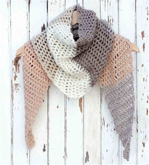 15 Easy Crochet Triangle Scarf Pattern For Beginners! - Crocht