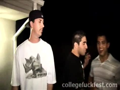 Pussy Licking Coed Lesbos Get Fingered