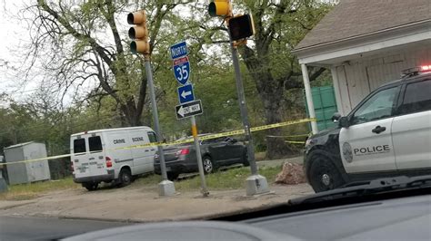 Police Investigating Body Found Near I 35 In East Austin