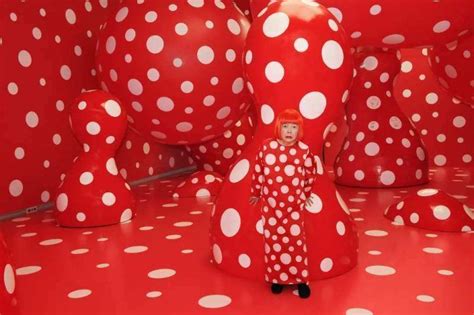 Yayoi Kusama Performance Und Malerei