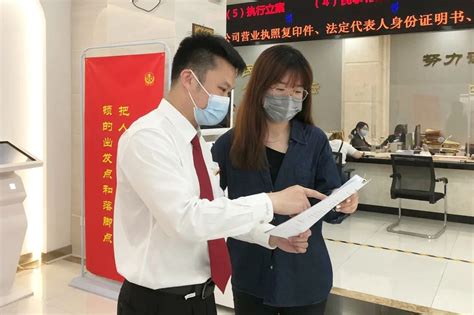 我们身边的英模 胡秋俊：从“立案新兵”到“全省法院‘一站式建设工作先进个人”澎湃号·政务澎湃新闻 The Paper