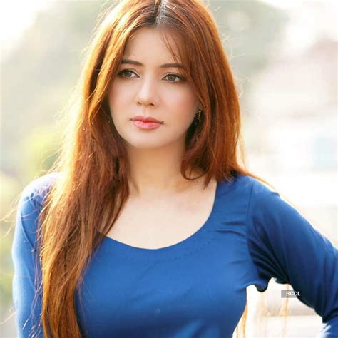 Pakistani Singer Rabi Pirzadas Nude Pictures And Videos Leaked Online