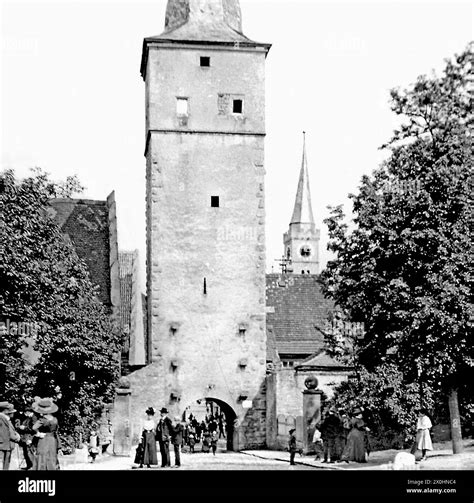 Festively dressed people at the Klingentorturm [automated translation ...