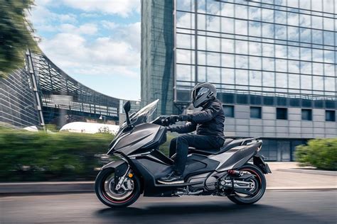 Novedades Kymco Ak Premium Y El Tres Ruedas Cv Moto Pro