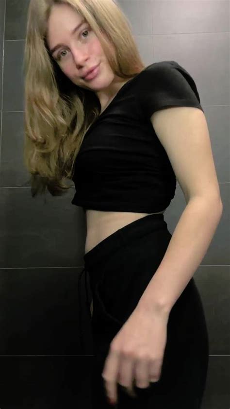 Greetings From My 18 Year Old Ass Scrolller