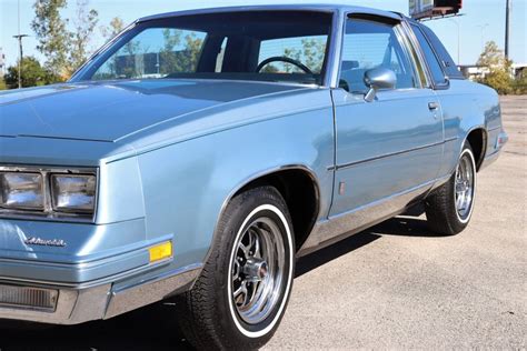 1986 Oldsmobile Cutlass Supreme Midwest Car Exchange