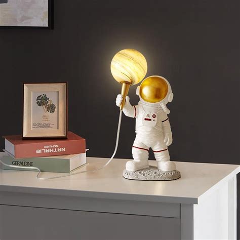 Astronaut Table Lamp Creative Small Night Lamp Moon Decorated Astronaut ...