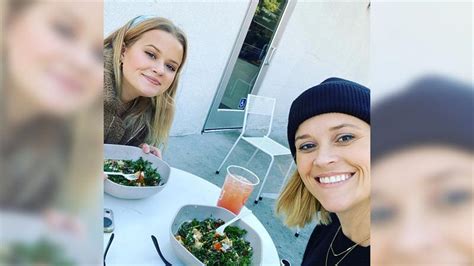 Reese Witherspoon And Daughter Ava Look Like Twins In Cute Lunch Date