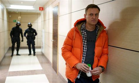 L Der Opositor Russo Alexei Navalny Foi Envenenado Agente Nervoso