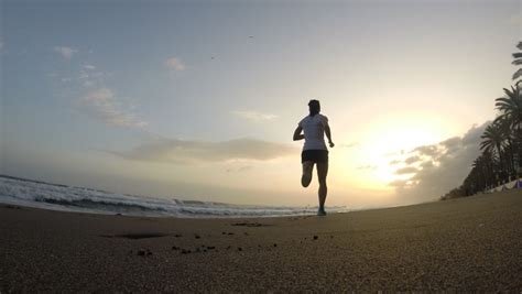 Consejos Para Correr Bien Por La Playa Correr Y Fitness