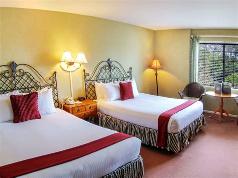 Cambria Hotel Rooms & Suites - Cambria Pines Lodge