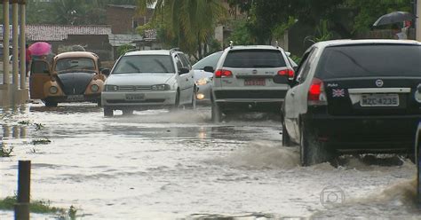 G Chuva Alaga Ruas Do Grande Recife E Complica Tr Nsito Em V Rios