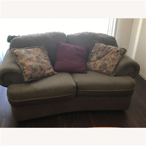 Comfy Fabric Sofa Aptdeco