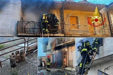 Incendio Devastante A Cutro KR Colpisce Abitazione E Magazzino