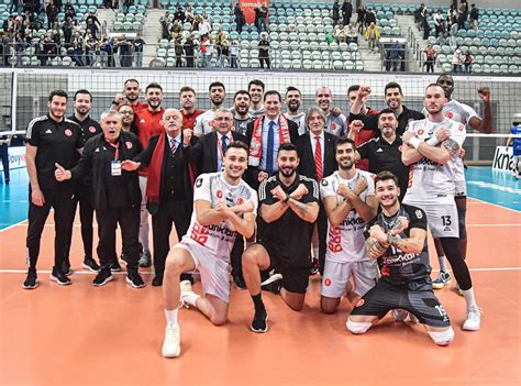 Ziraat Bankkart Ampiyonlar Ligine Galibiyetle Ba Lad Voleybolun